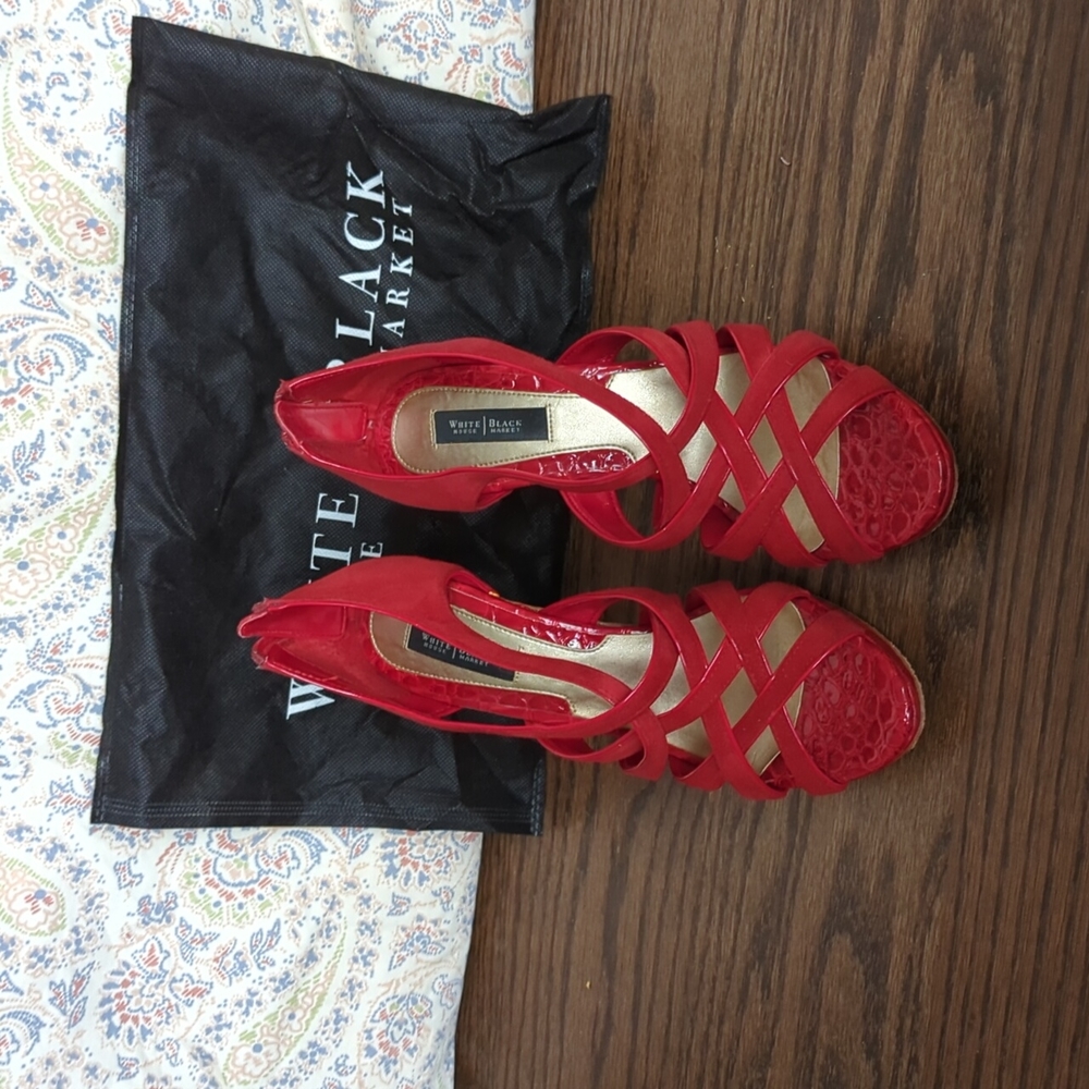 Red pumps